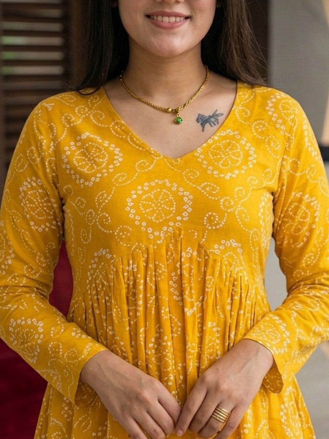 Vastrakaya Bandhani Printed V-Neck Pure Cotton Blend Empire Kurti thumbnail 2