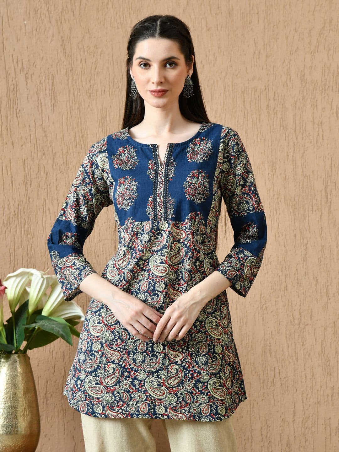 Anouk Rustic Women Ethnic Printed V-Neck Pure Cotton Straight Kurti - view 1
