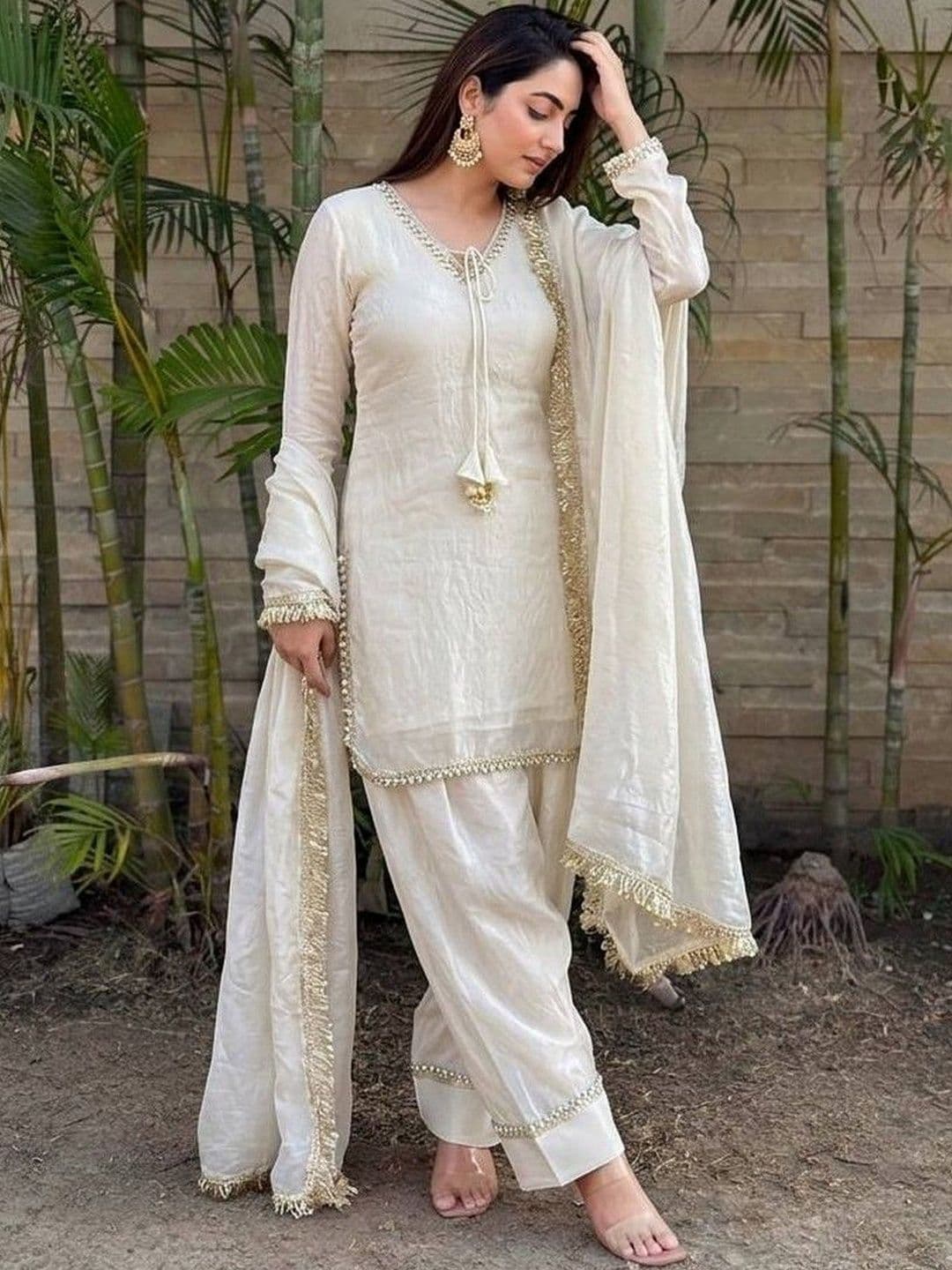 Kanerindia Women Regular Gotta Patti Kurta with Patiala & With Dupatta thumbnail 4