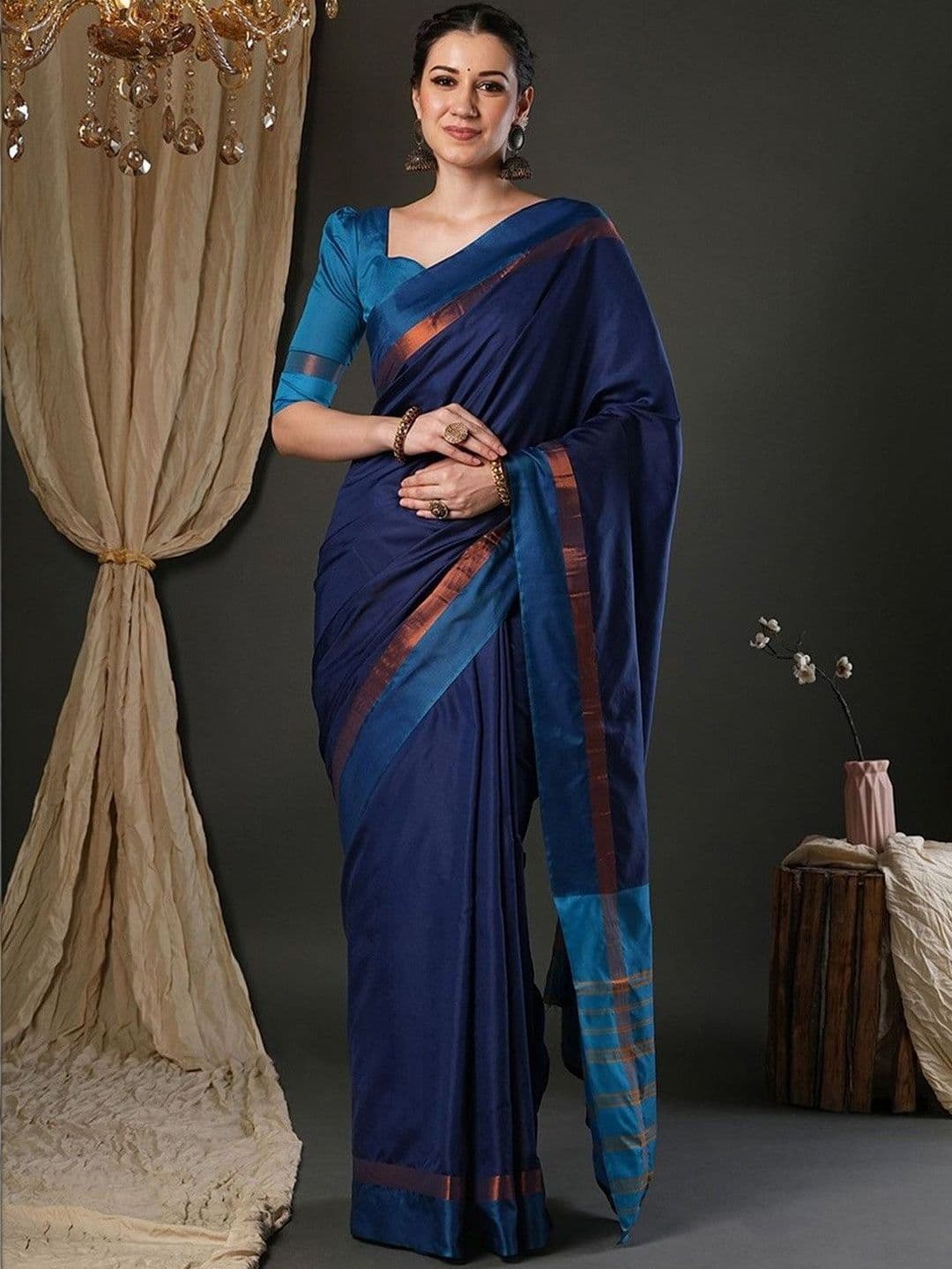 maatirang Woven Design Silk Blend Handloom Saree - view 1