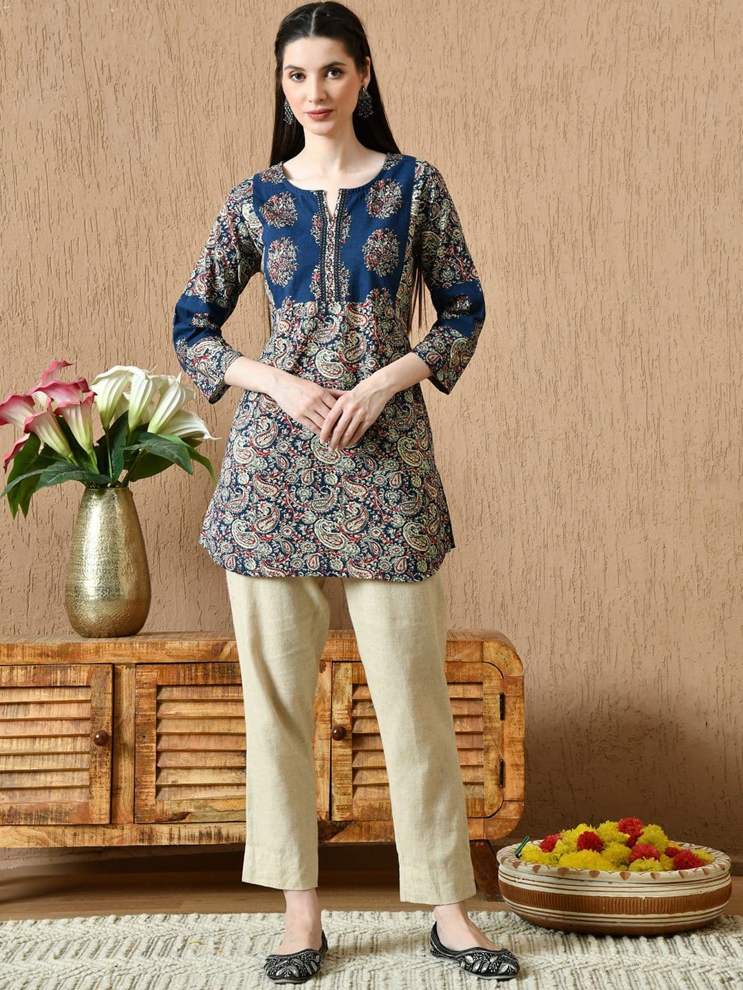 Anouk Rustic Women Ethnic Printed V-Neck Pure Cotton Straight Kurti thumbnail 7