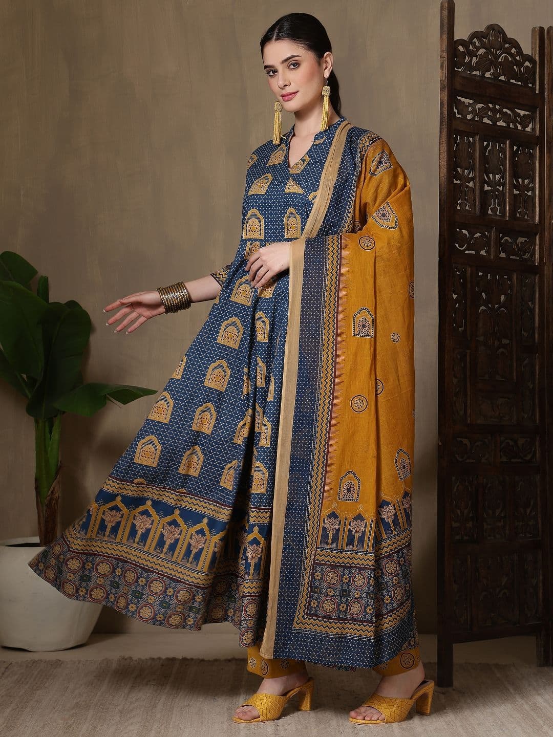Kalphem Women Ethnic Motifs Printed Angrakha Pure Cotton Kurta with Trousers & With Dupatta thumbnail 6