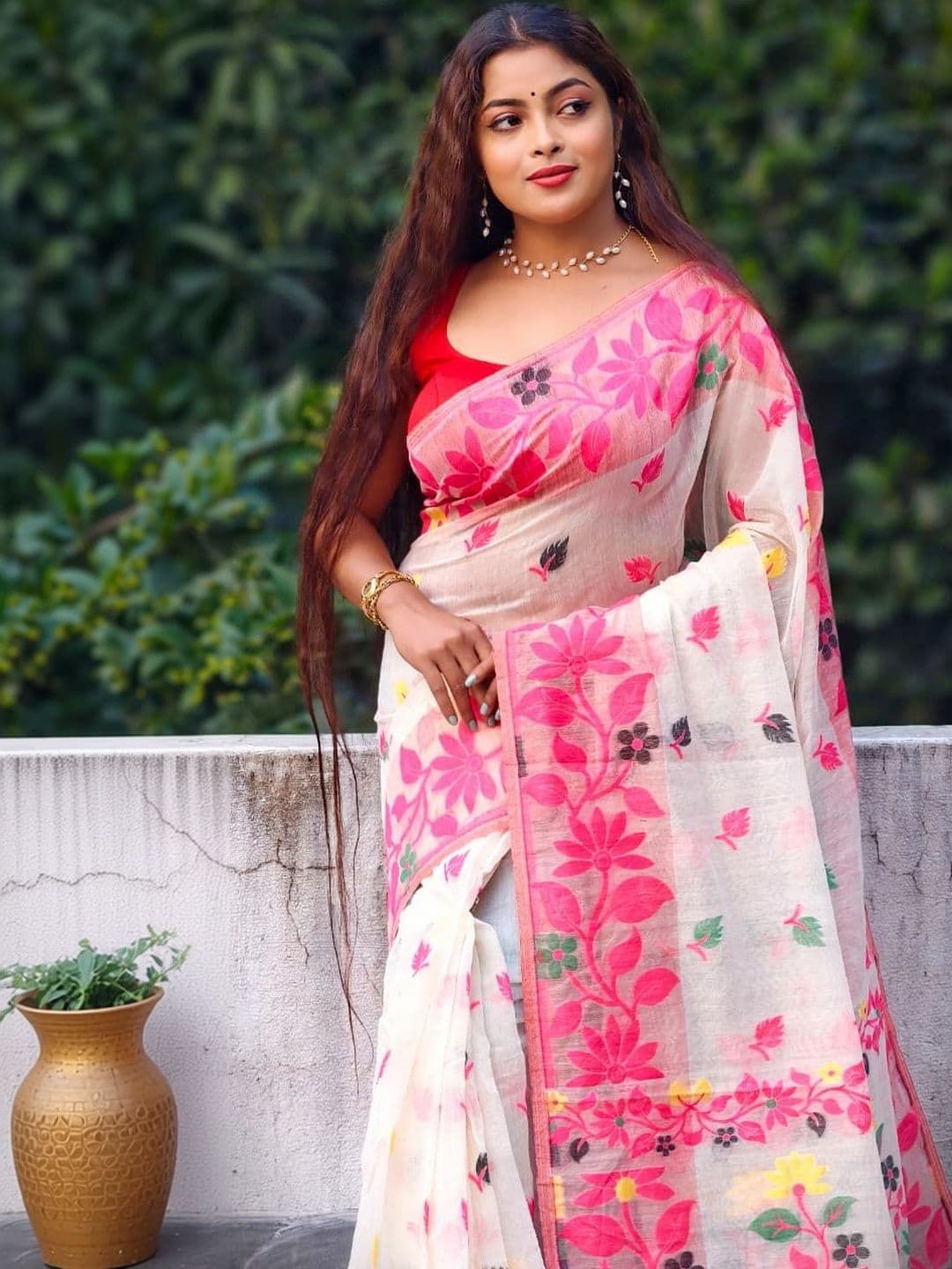 Rnn Saree Floral Silk Cotton Handloom Jamdani Sarees thumbnail 4
