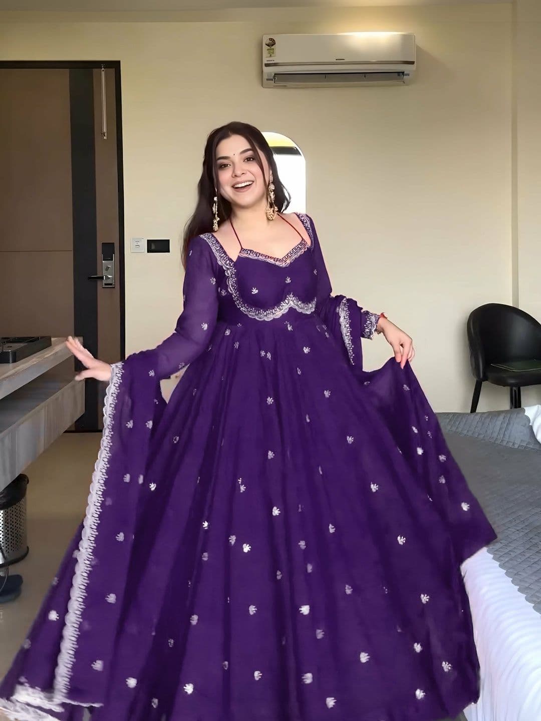 HERE&NOW Women Ethnic Motifs Embroidered Empire Thread Work Kurta with Trousers & With Dupatta thumbnail 4