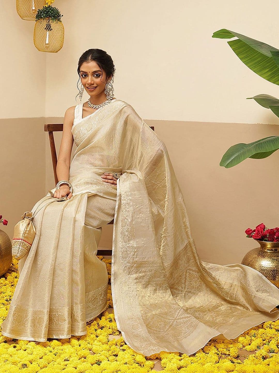 Silk Land Woven Design Zari Tissue Handloom Kasavu Saree thumbnail 2