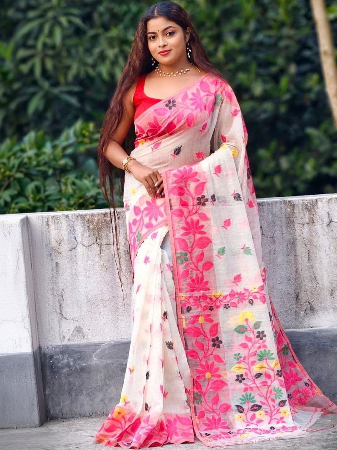 Rnn Saree Floral Silk Cotton Handloom Jamdani Sarees thumbnail 5