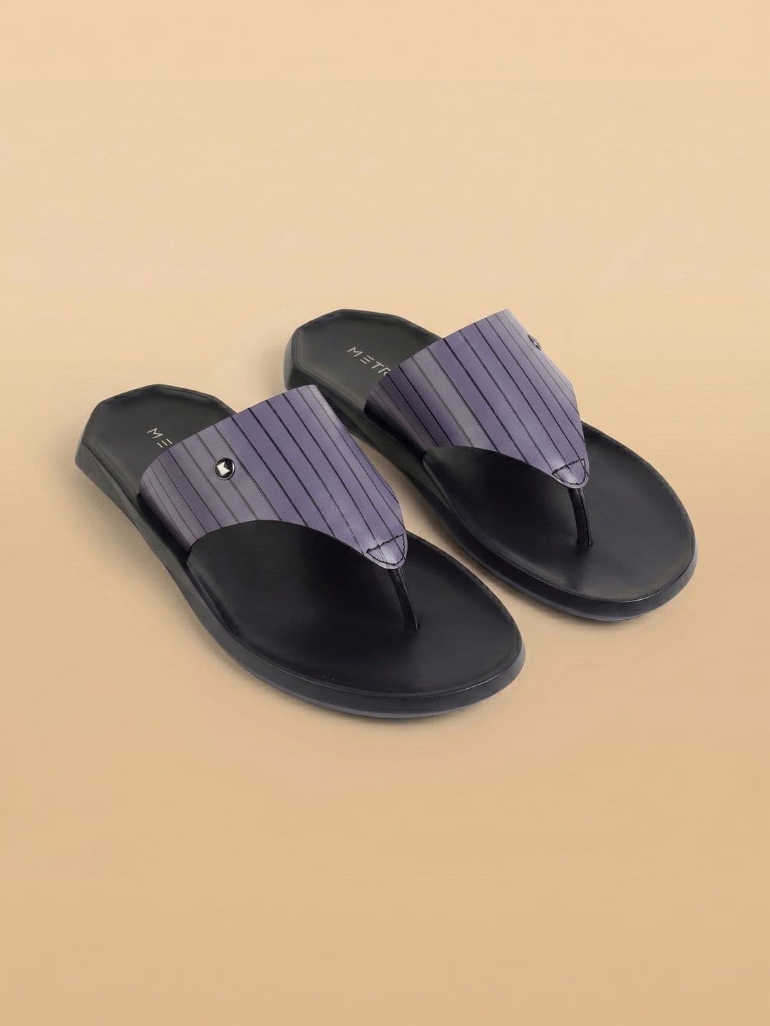 Metro Men Striped Thong Flip-Flops thumbnail 3