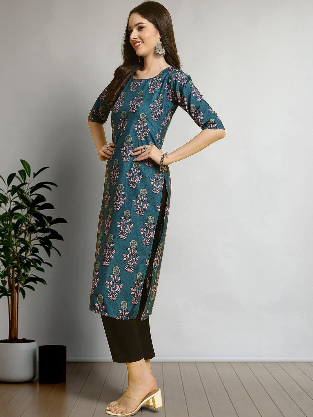 Sangria Printed Round Neck Straight Kurta & Trousers thumbnail 5