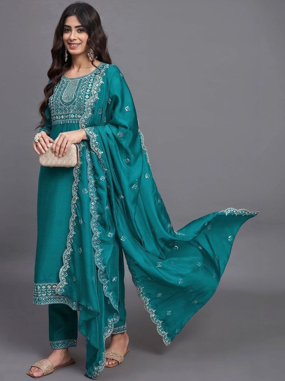 kiyooclothing Women Ethnic Motifs Embroidered Regular Thread Work Kurta with Trousers & With Dupatta - view 1