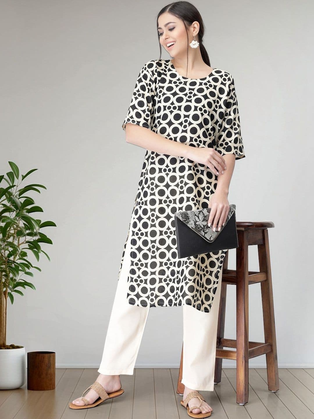 Sangria Printed Round Neck Straight Kurta & Trousers thumbnail 6