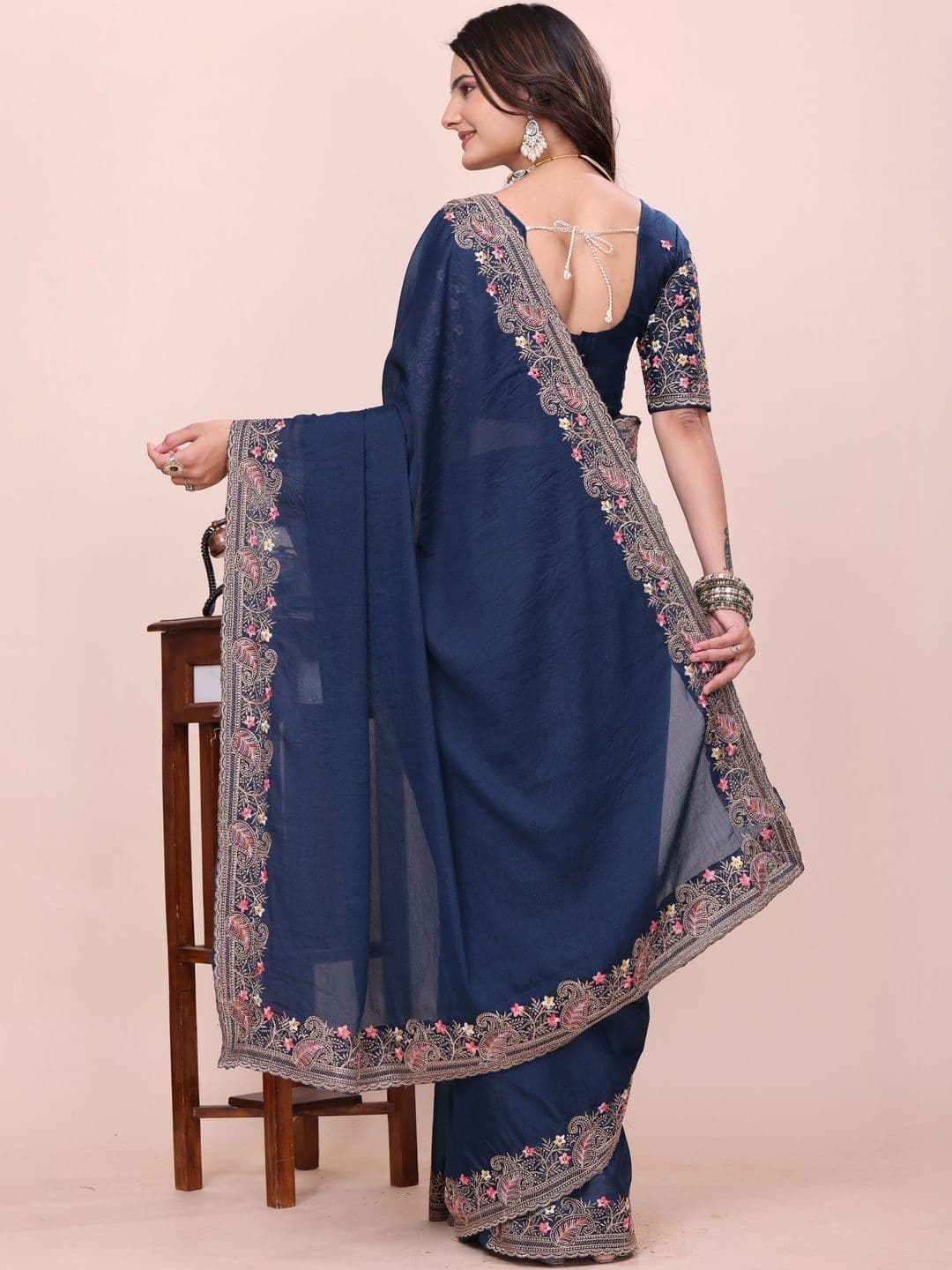 Saanvi Floral Embroidered Poly Georgette Heavy Work Saree thumbnail 4