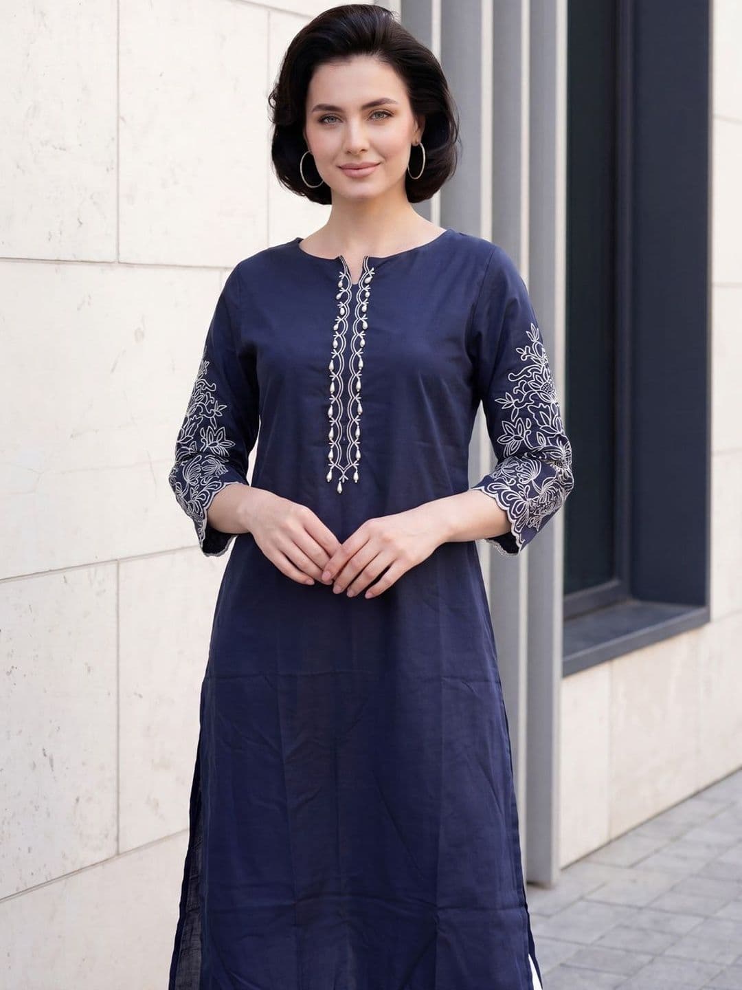 Indo Era Women Ethnic Motifs Embroidered Thread Work Kurta thumbnail 4