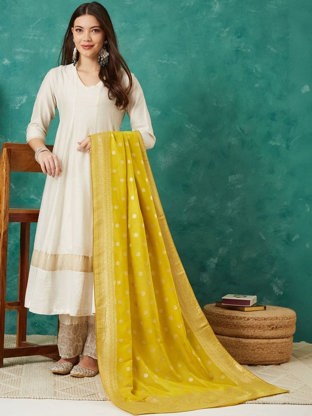 VASVI Woven Design Cotton Silk Dupatta with Zari thumbnail 5