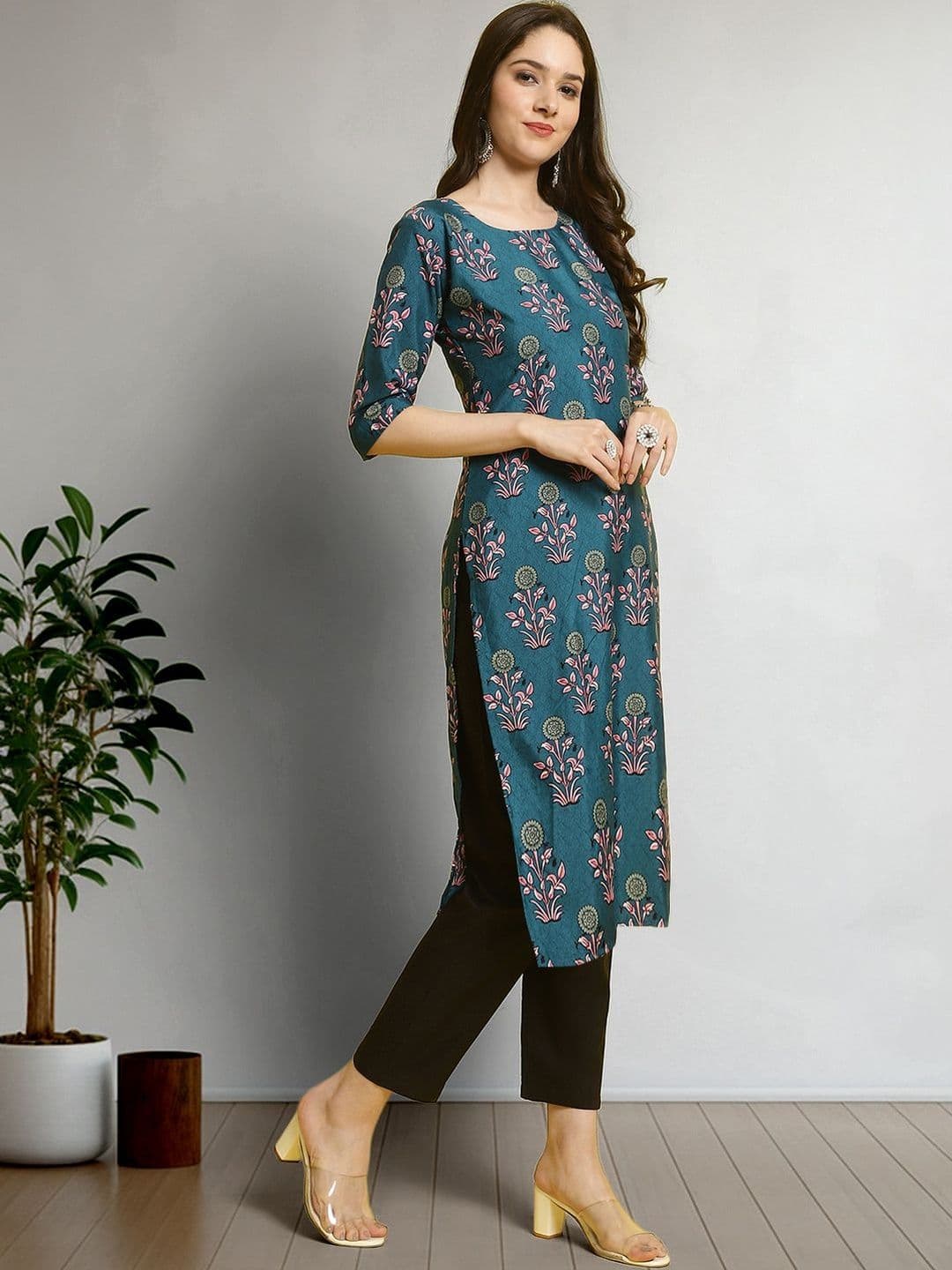 Sangria Printed Round Neck Straight Kurta & Trousers thumbnail 4