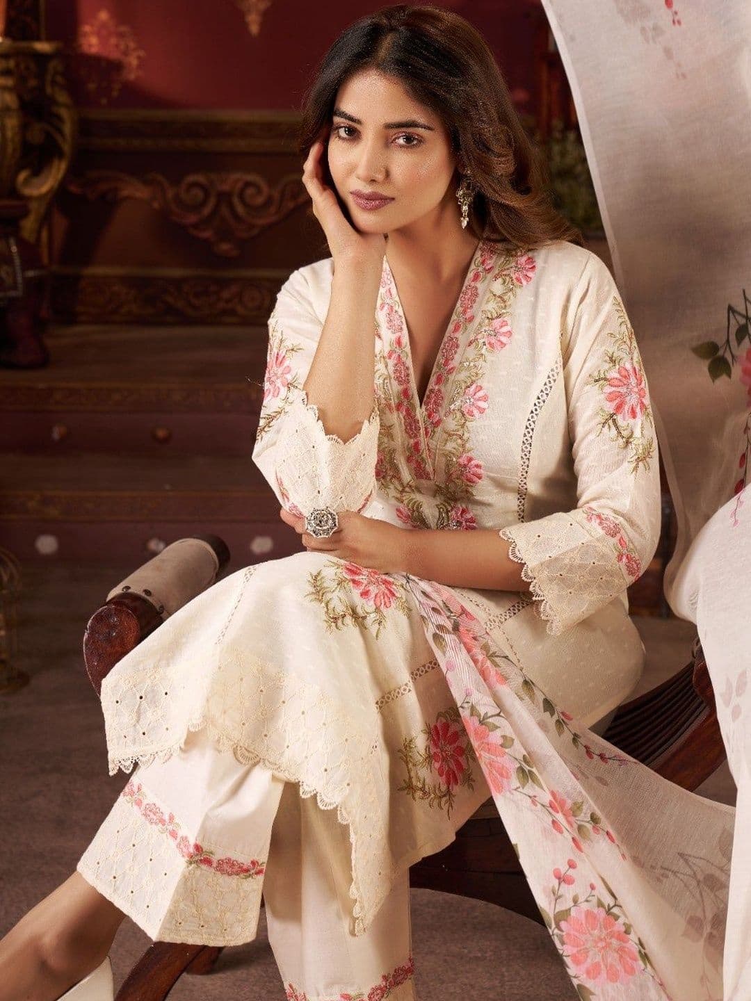CARTYSHOP Women Floral Embroidered Regular Thread Work Pure Cotton Kurta with Trousers & With Dupatta thumbnail 4