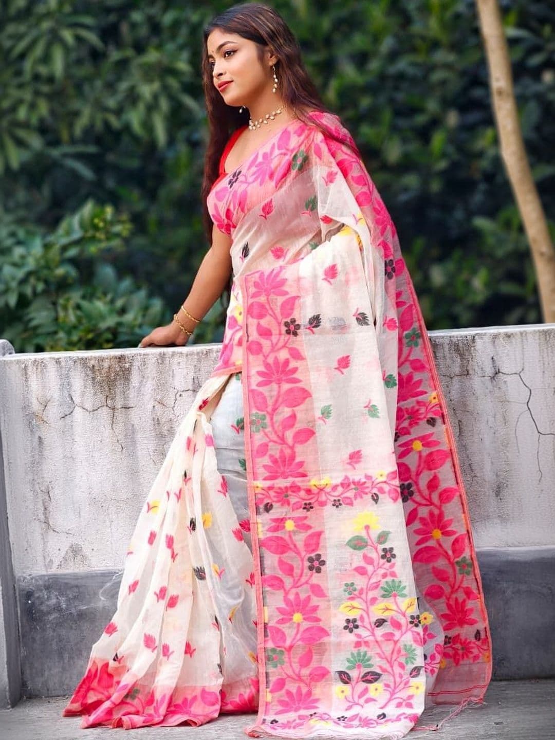 Rnn Saree Floral Silk Cotton Handloom Jamdani Sarees thumbnail 2
