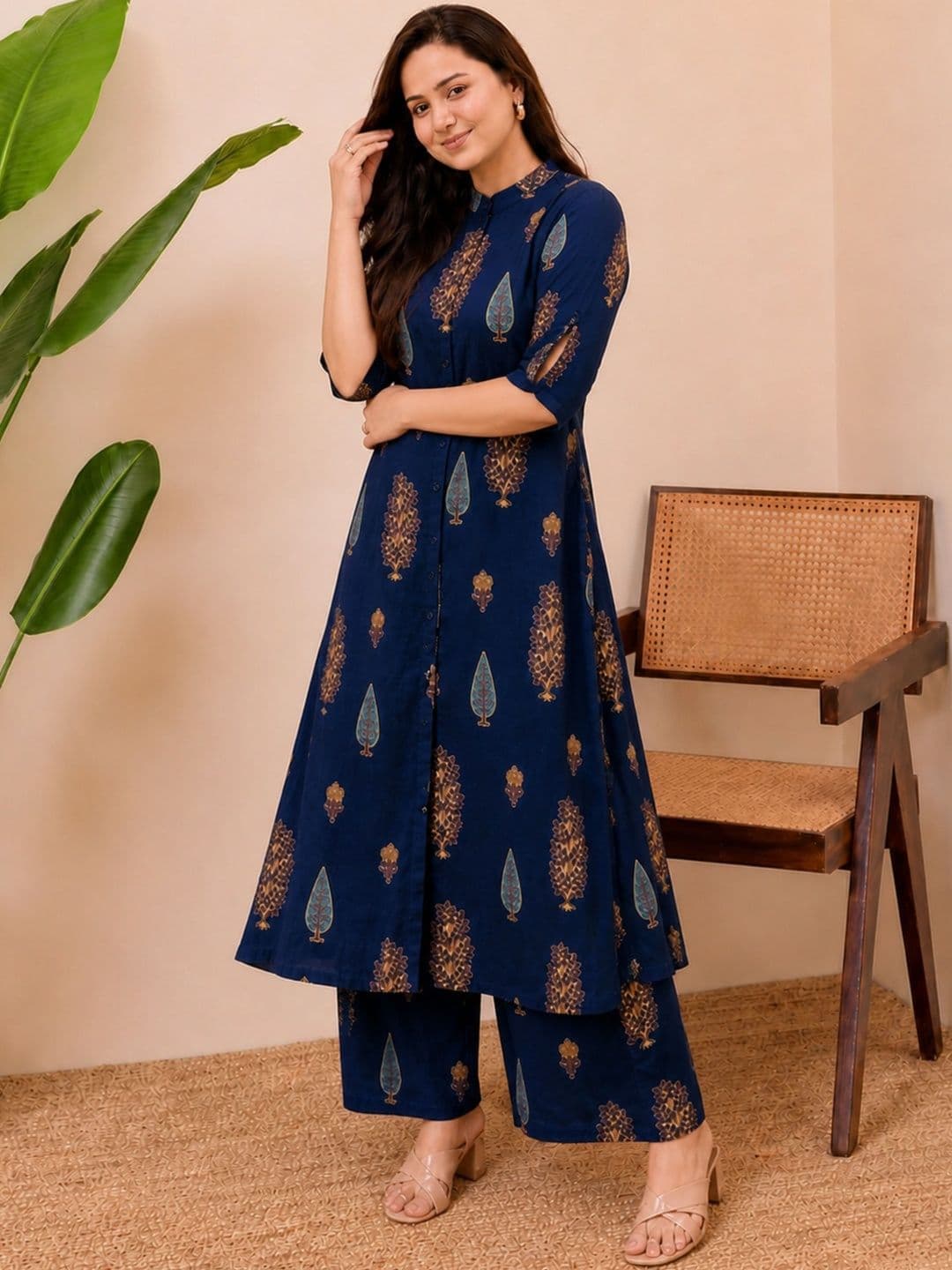 Klere Women Ethnic Motifs Printed Panelled Kurta with Palazzos thumbnail 3