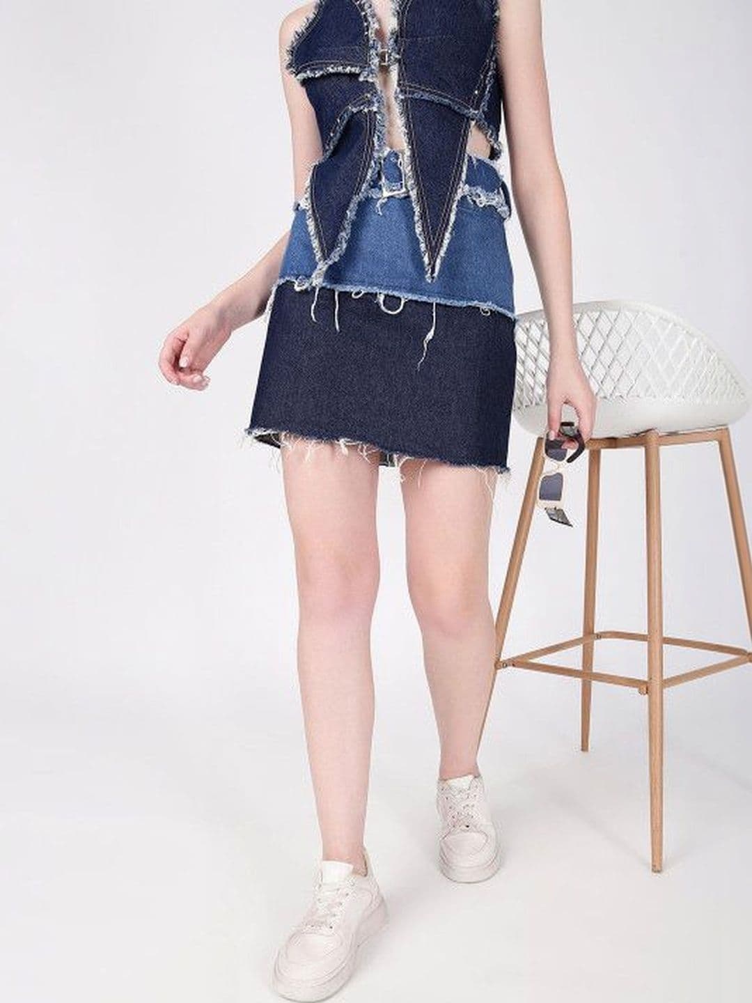 Bene Kleed Women Blue Pure Cotton Blend Colourblocked Frayed Denim Mini Straight Skirt - view 1
