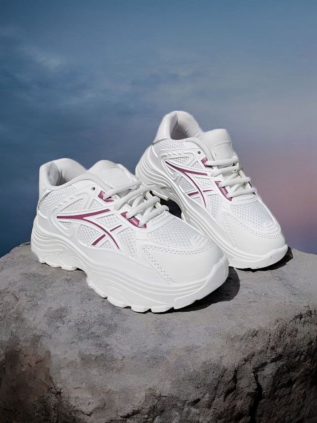 The Roadster Lifestyle Co Walking Non-Marking Sports Shoes thumbnail 5