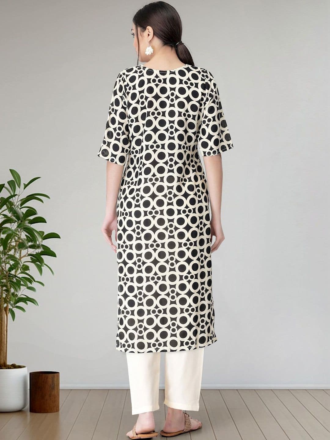 Sangria Printed Round Neck Straight Kurta & Trousers thumbnail 2