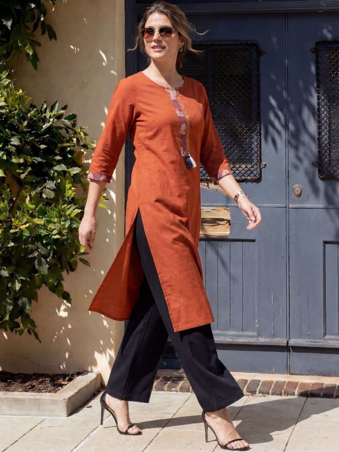Anouk Women Ethnic Motifs Embroidered Thread Work Kurta thumbnail 4