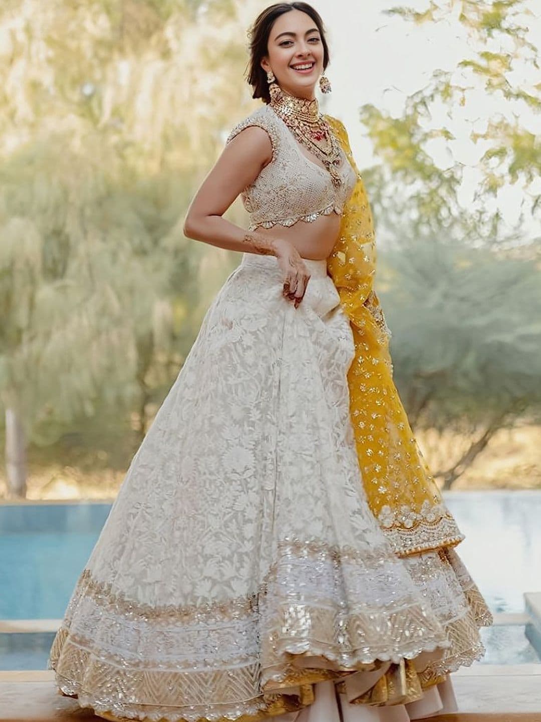ETHNIC PLUS White Embroidered Sequinned Net Semi-Stitched Georgette Lehenga & Blouse With Dupatta thumbnail 4