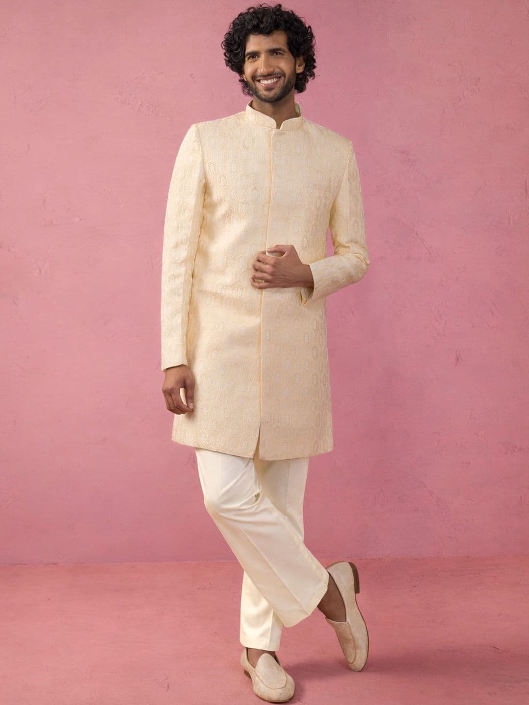 VASTRAMAY Self Design Mandarin Collar Indo-Western Sherwani Set