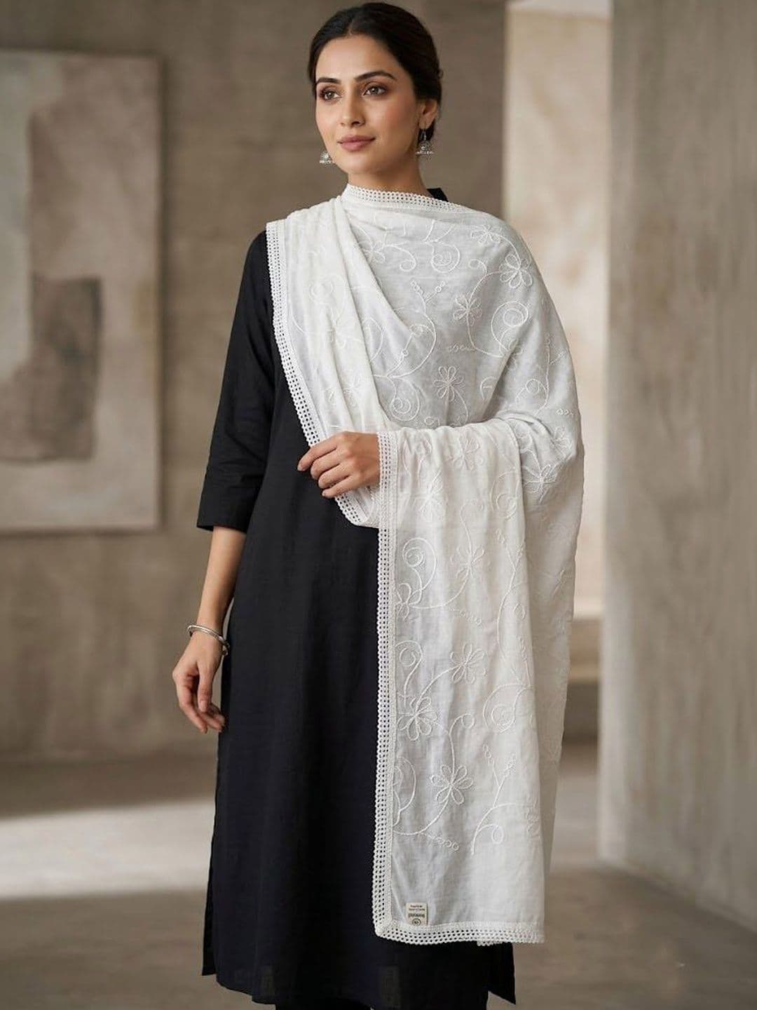 Trendzmy Embroidered Dupatta with Thread Work thumbnail 3