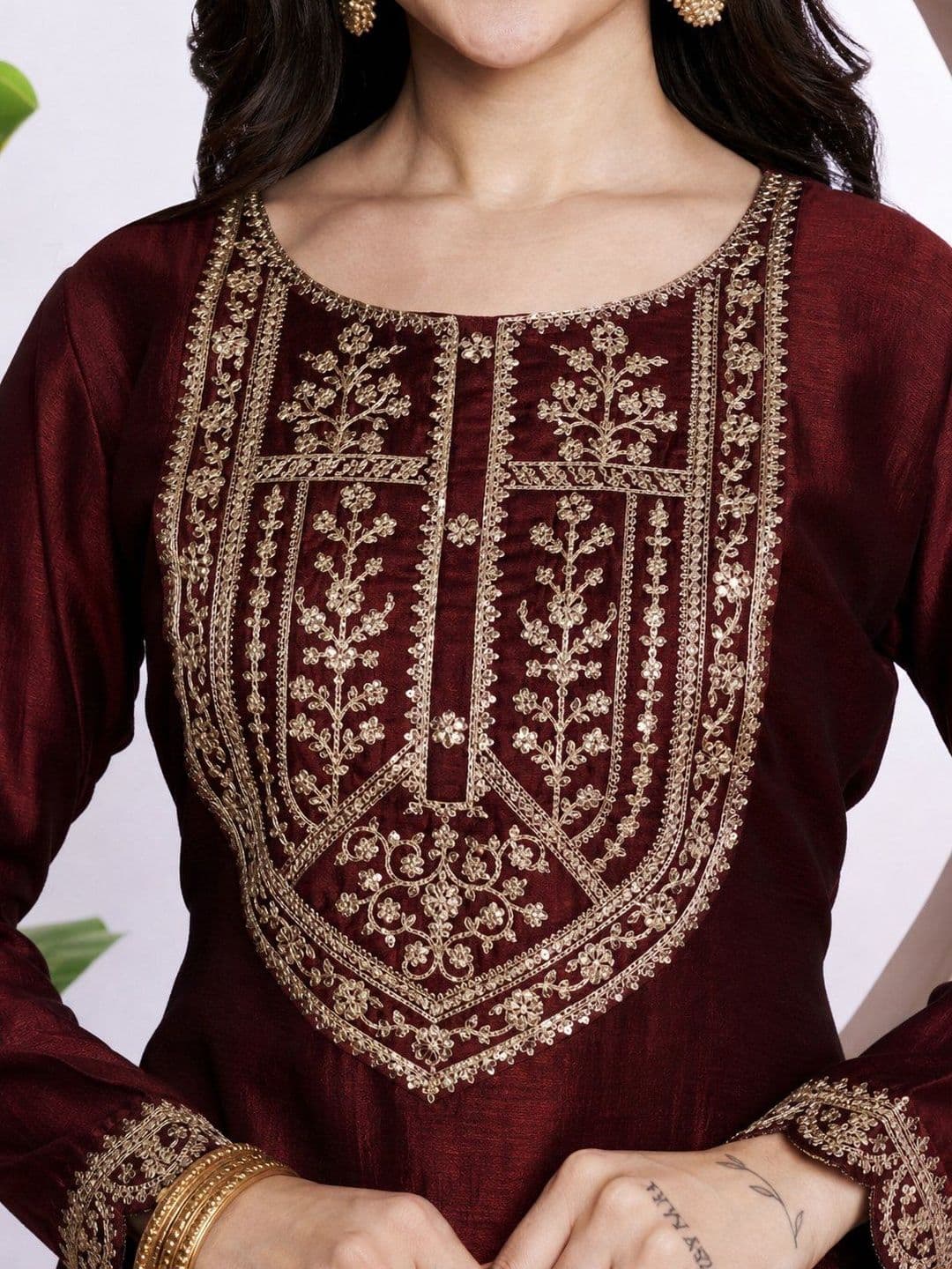 rarethread Women Ethnic Motifs Embroidered Thread Work Kurta thumbnail 5