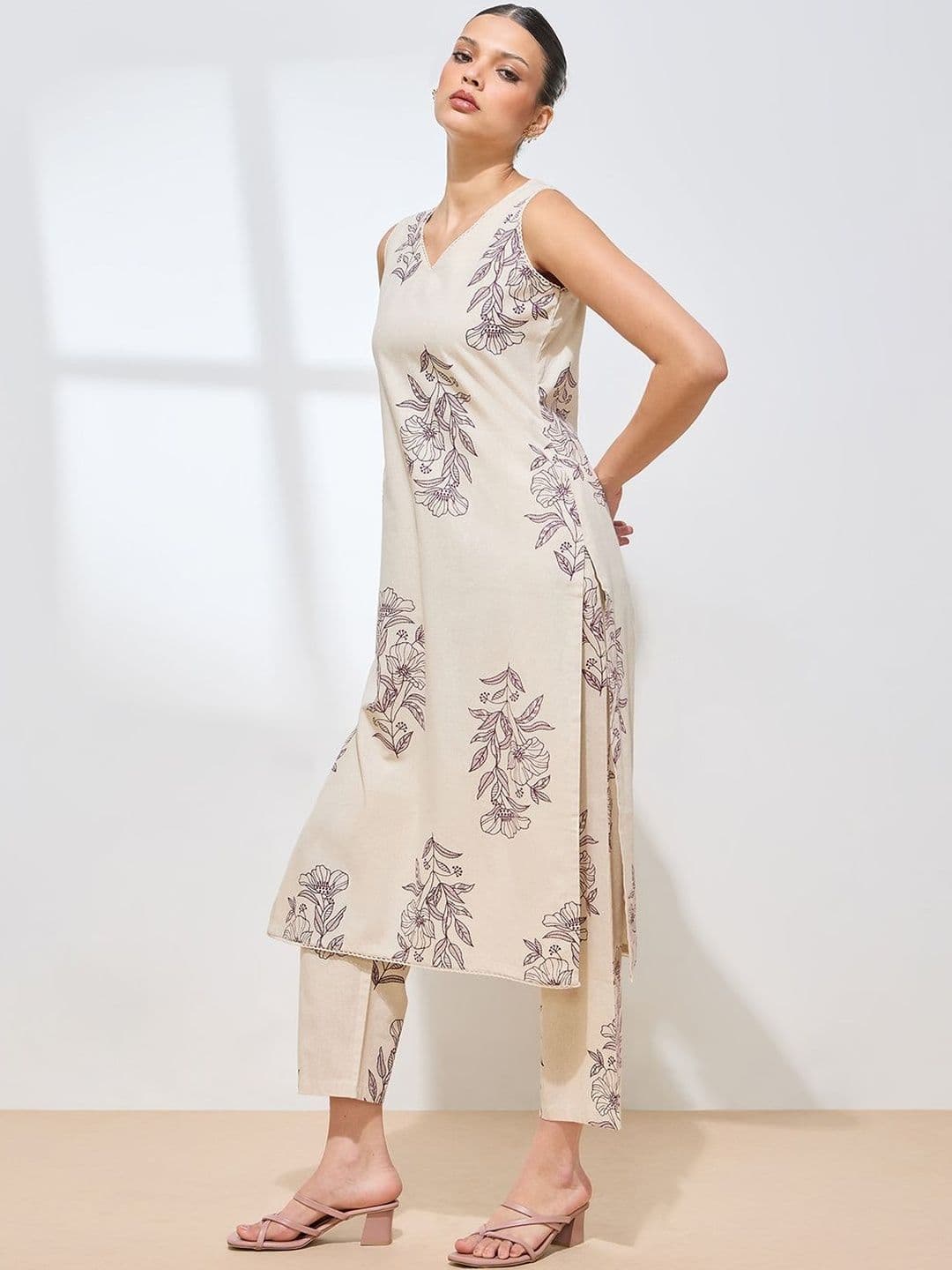 Sangria Floral Cotton Printed Tunic with Trousers thumbnail 4