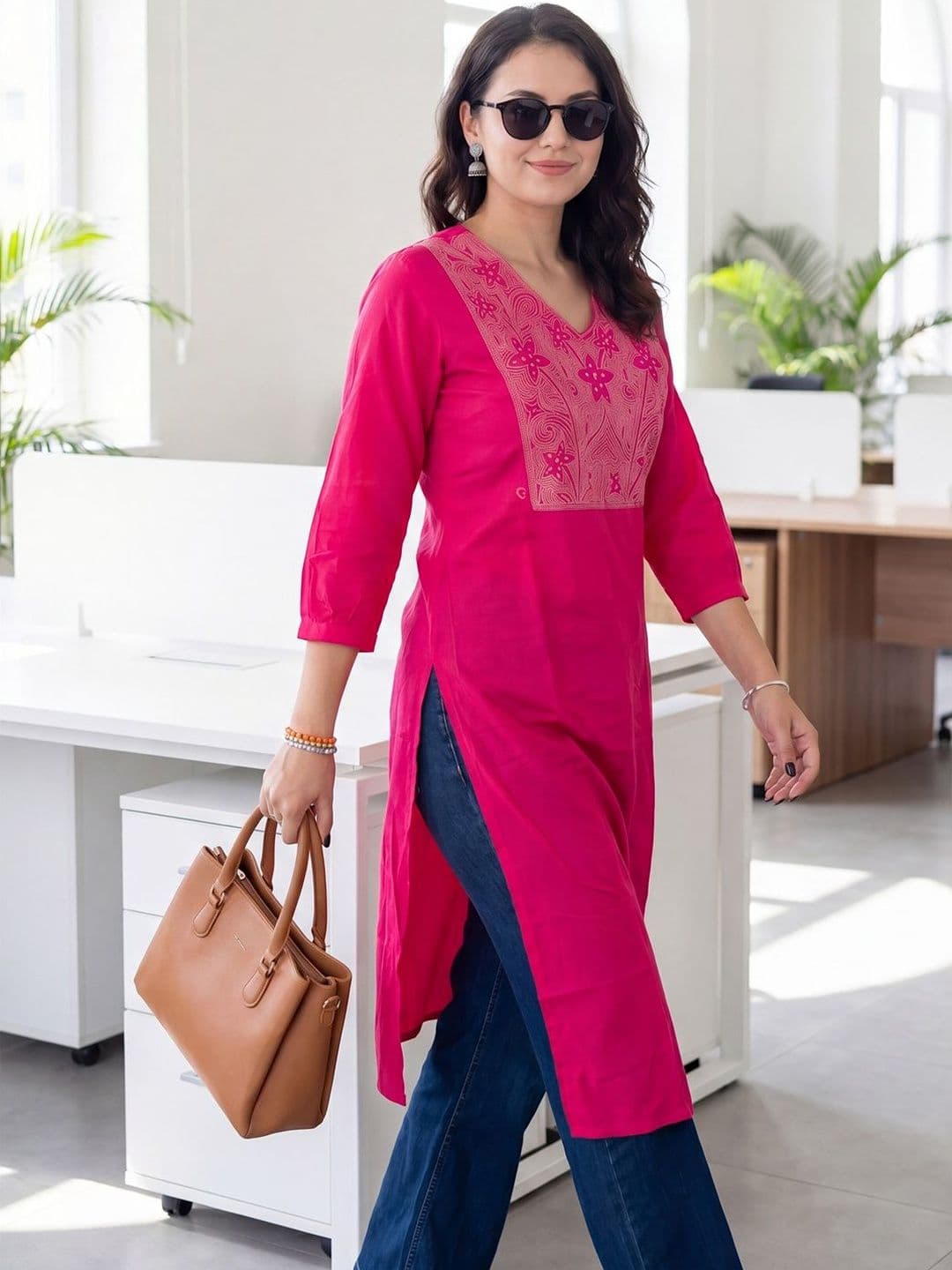 Indo Era Women Ethnic Motifs Embroidered Thread Work Kurta thumbnail 6
