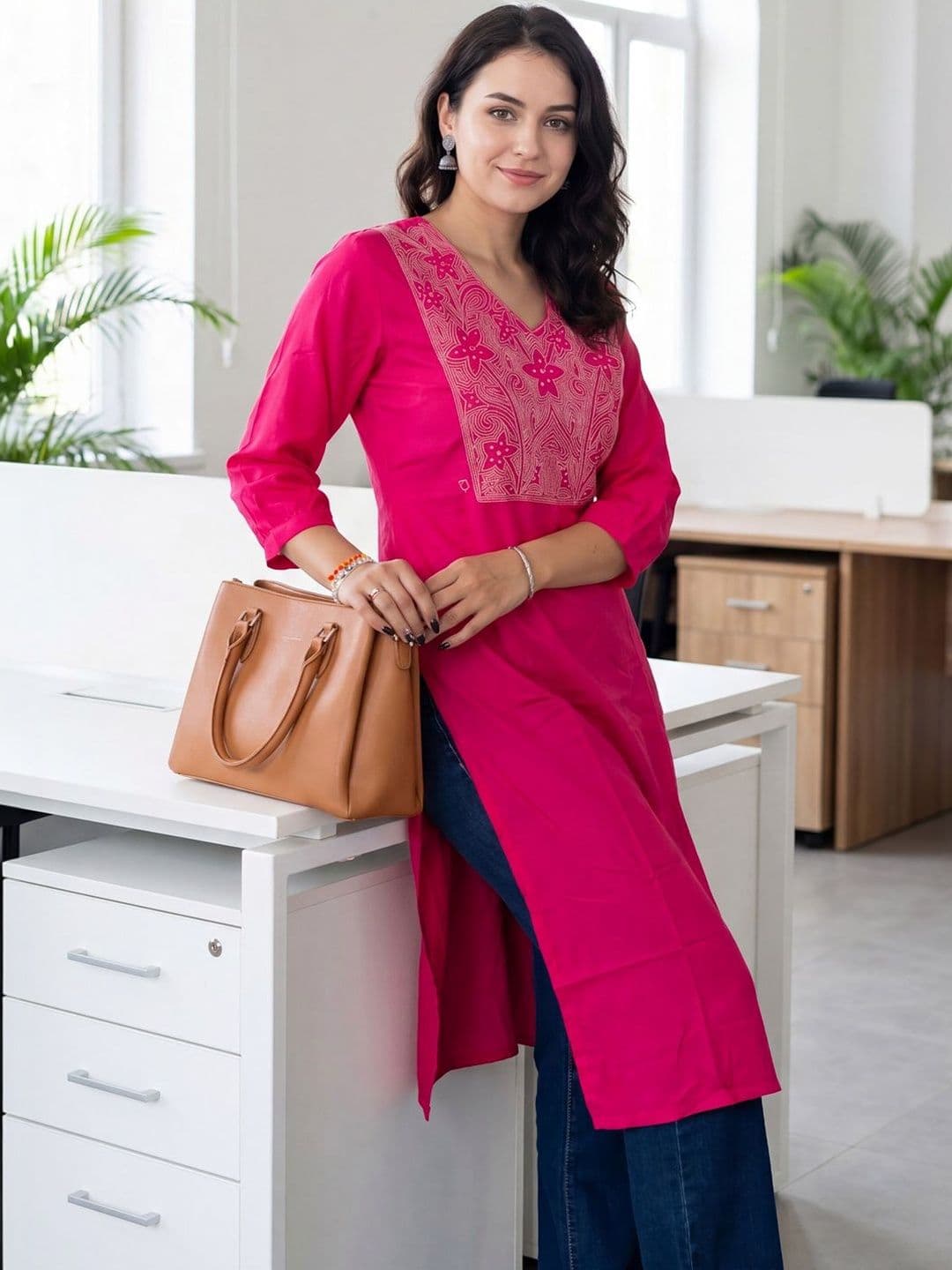 Indo Era Women Ethnic Motifs Embroidered Thread Work Kurta thumbnail 4
