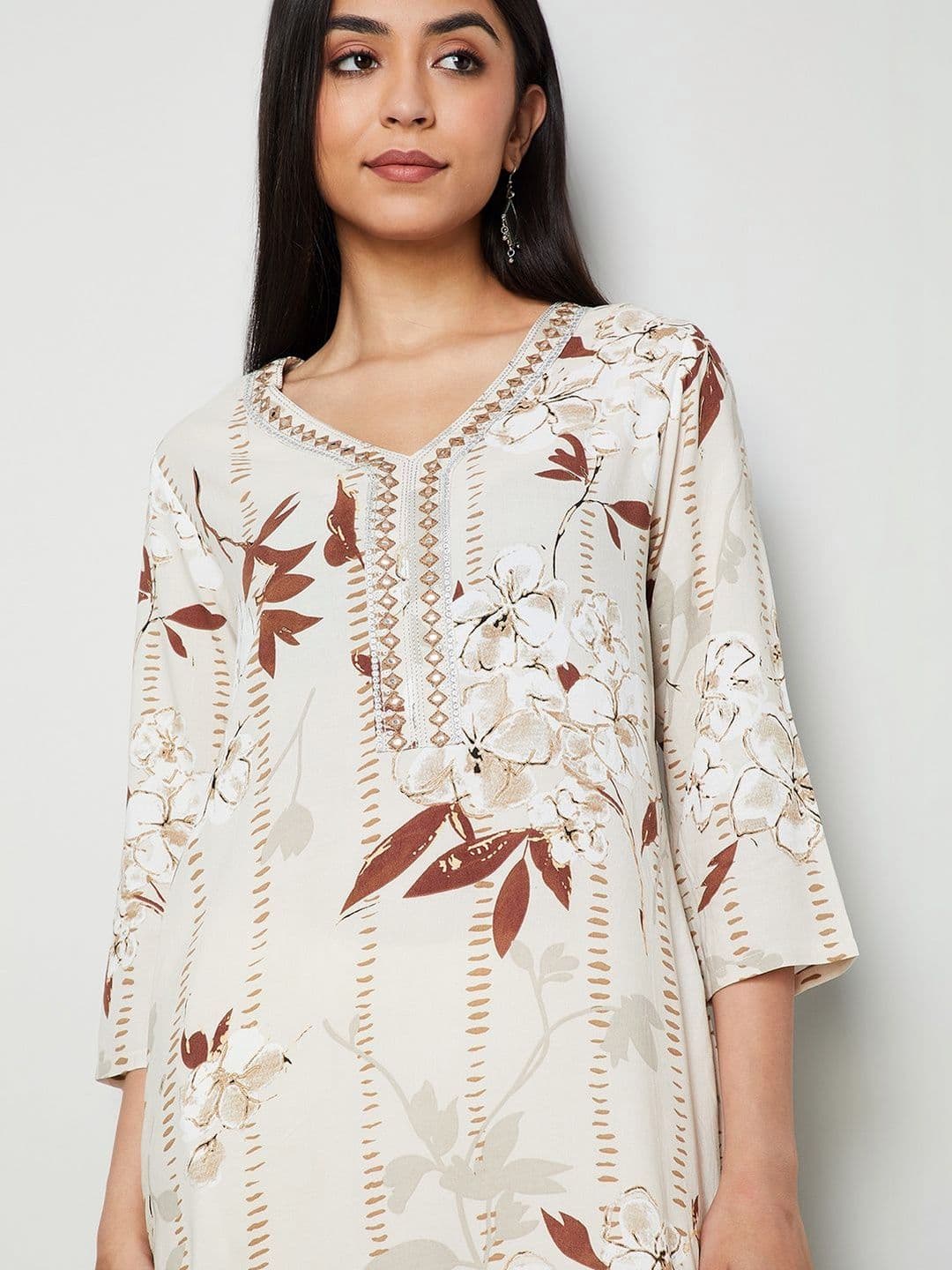 Melange by Lifestyle Women Floral Printed Thread Work Kurta thumbnail 5