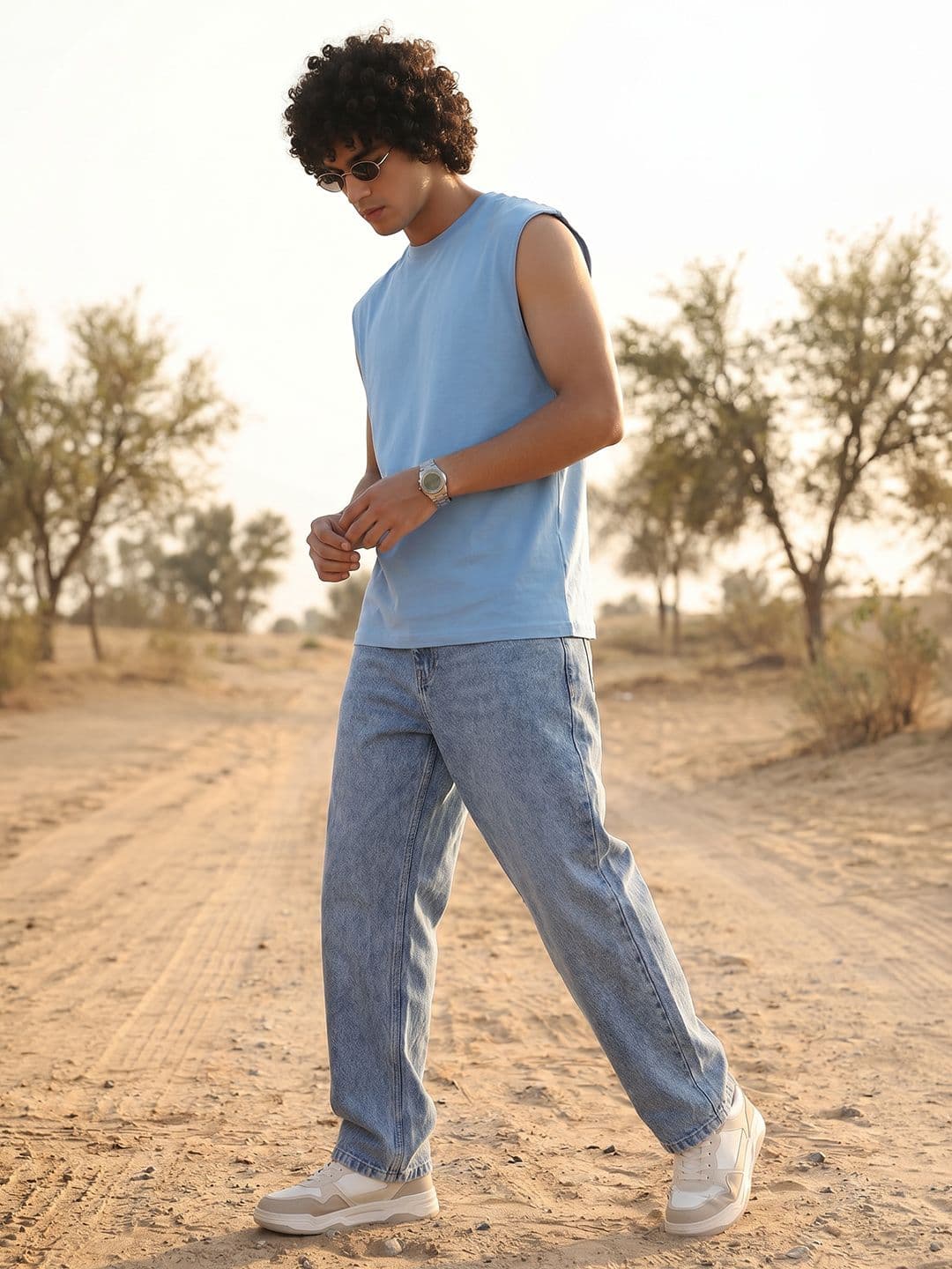 Roadster Men Relaxed Fit Mid-Rise Heavy Faded Pure Cotton Jeans - view 1