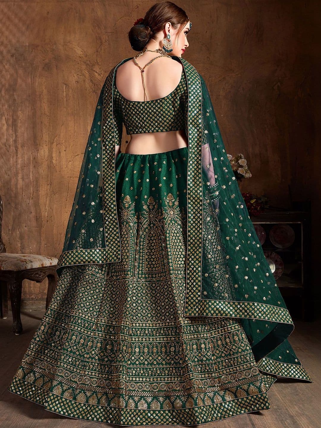 ETHNIC PLUS Green Embroidered Sequinned Semi-Stitched Silk Lehenga & Blouse With Dupatta thumbnail 5