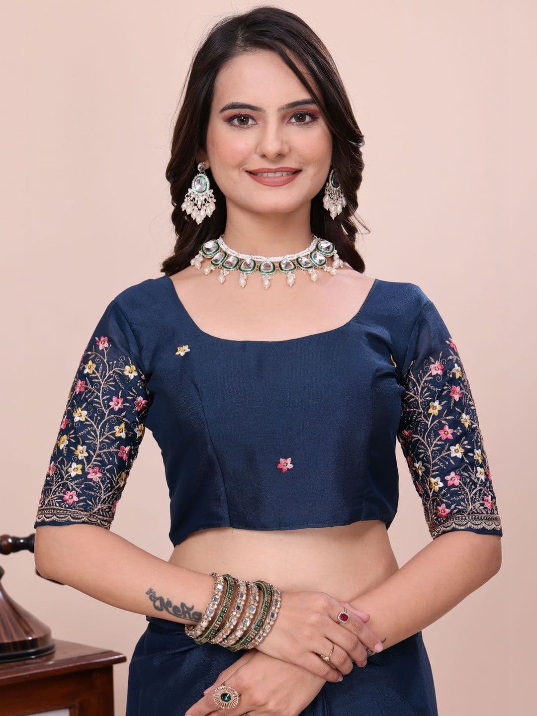 Saanvi Floral Embroidered Poly Georgette Heavy Work Saree thumbnail 3