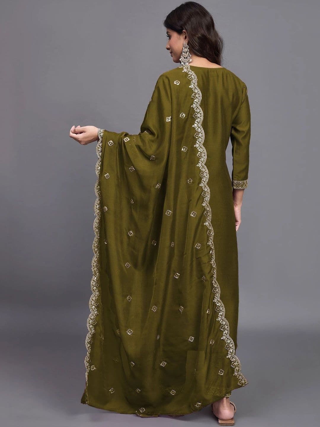 kiyooclothing Women Ethnic Motifs Embroidered Regular Thread Work Kurta with Trousers & With Dupatta thumbnail 3