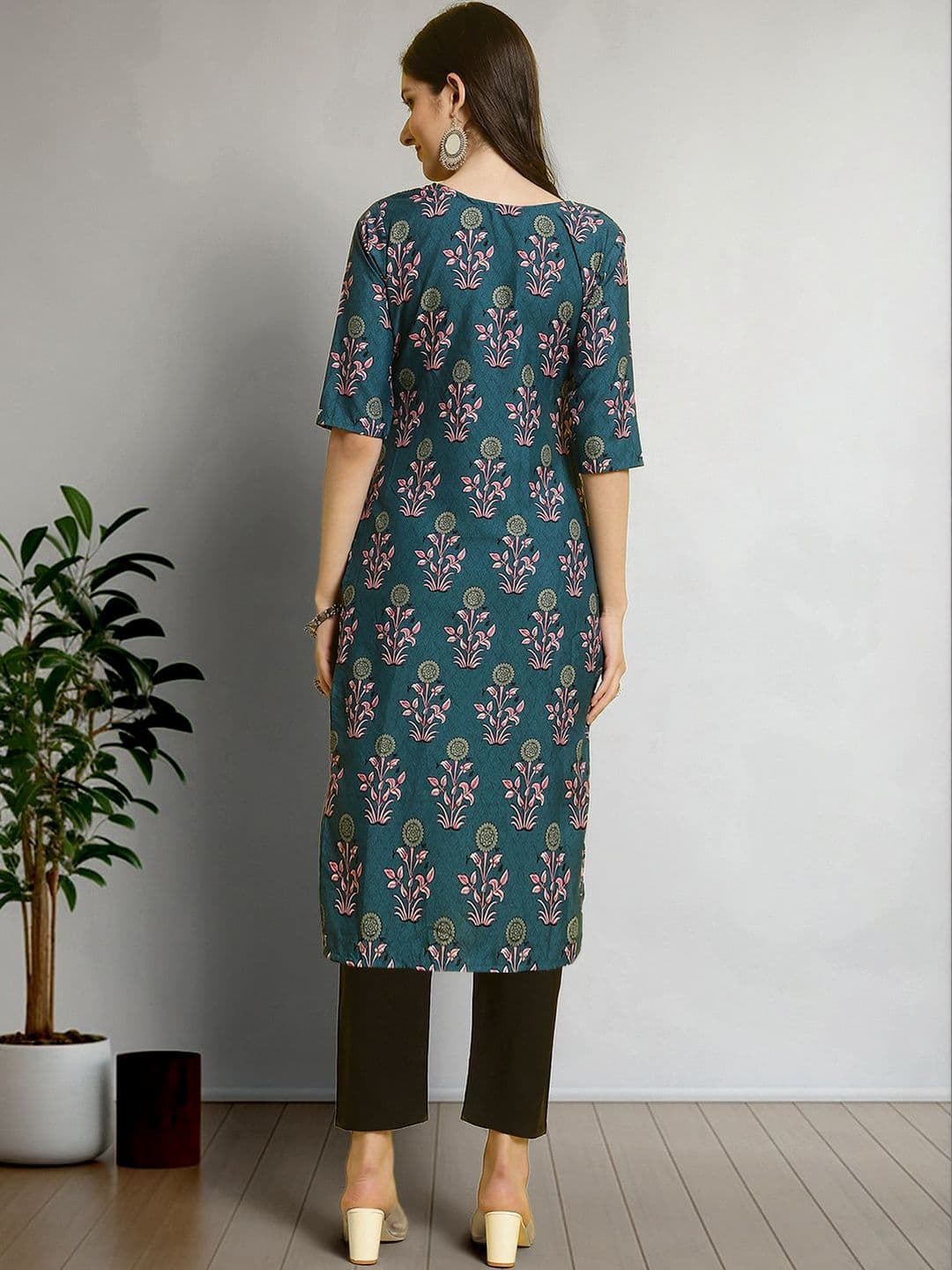Sangria Printed Round Neck Straight Kurta & Trousers thumbnail 3