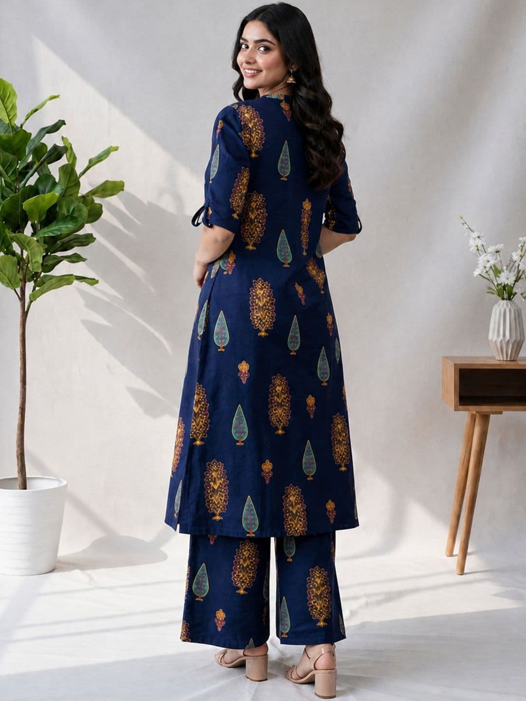 Klere Women Ethnic Motifs Printed Regular Kurta with Palazzos thumbnail 4