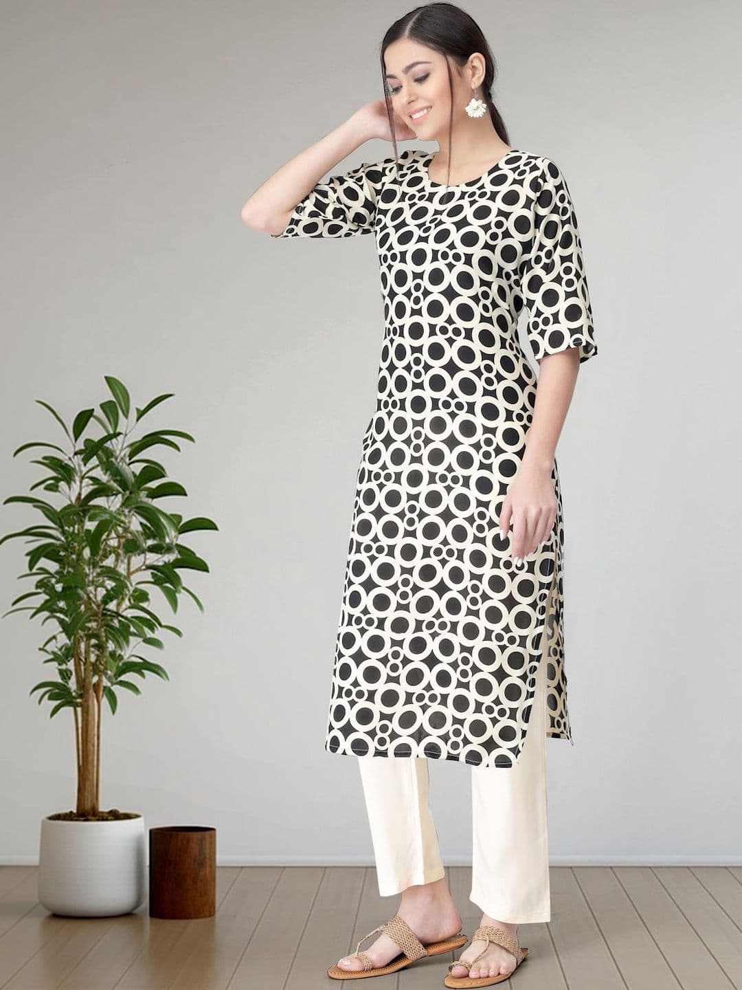 Sangria Printed Round Neck Straight Kurta & Trousers thumbnail 4