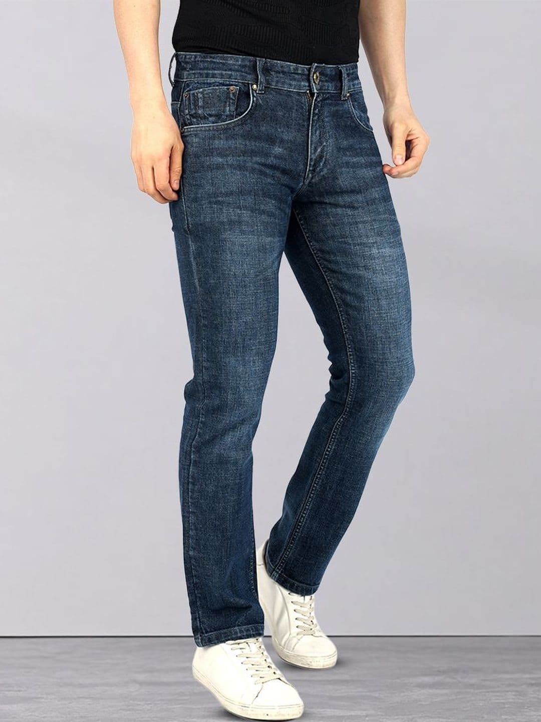 MoorXMoro Men Comfort Straight Fit Mid-Rise Light Fade Jeans thumbnail 6