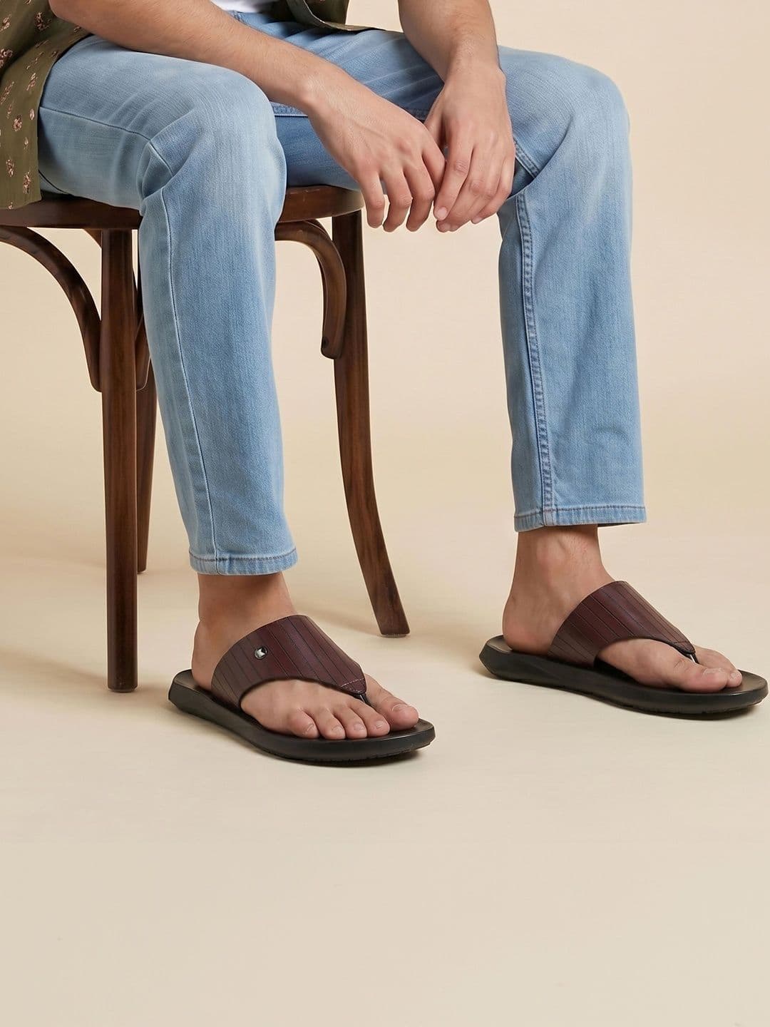 Metro Men Thong Flip-Flops - view 1