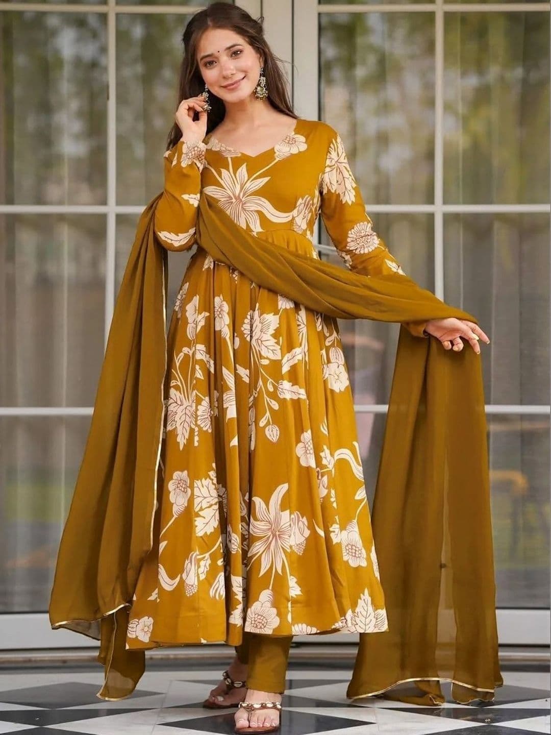 HERE&NOW Women Floral Printed Empire Kurta with Trousers & With Dupatta thumbnail 2