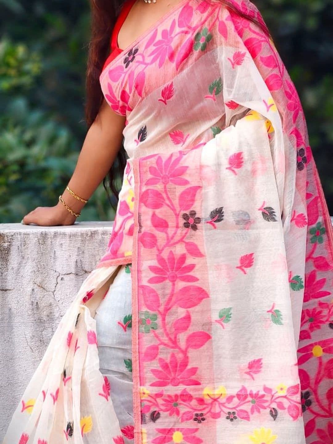 Rnn Saree Floral Silk Cotton Handloom Jamdani Sarees thumbnail 3