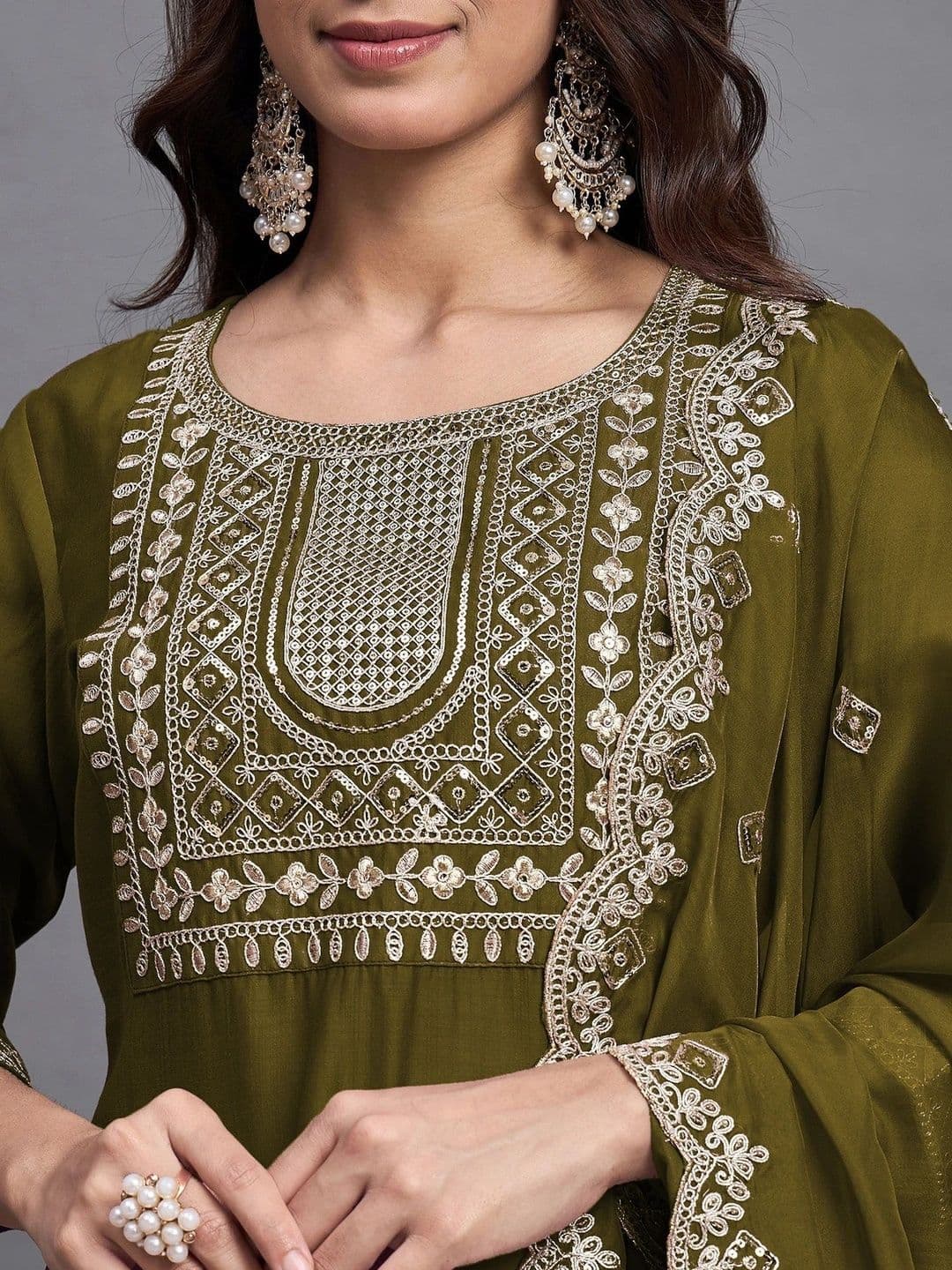 kiyooclothing Women Ethnic Motifs Embroidered Regular Thread Work Kurta with Trousers & With Dupatta thumbnail 2