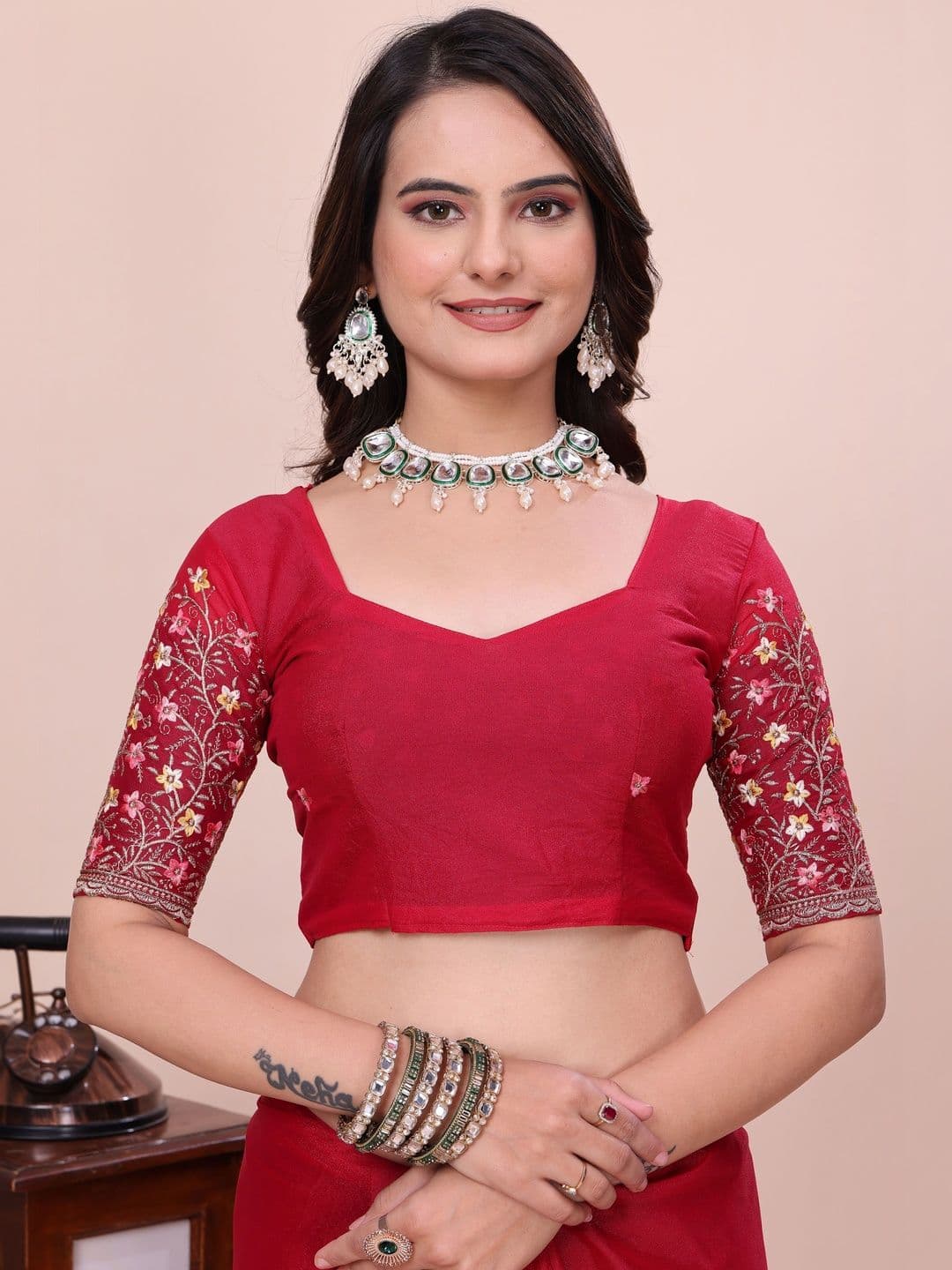 Saanvi Floral Embroidered Poly Georgette Heavy Work Saree thumbnail 2