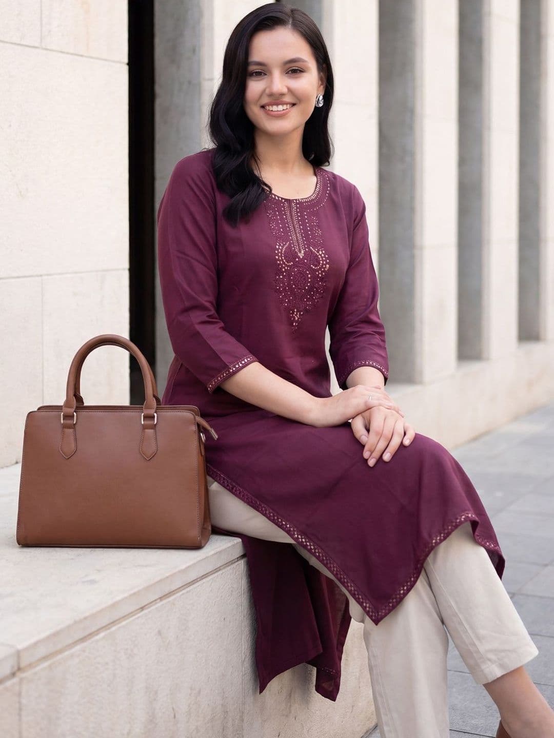 Indo Era Women Ethnic Motifs Embroidered Thread Work Kurta thumbnail 4
