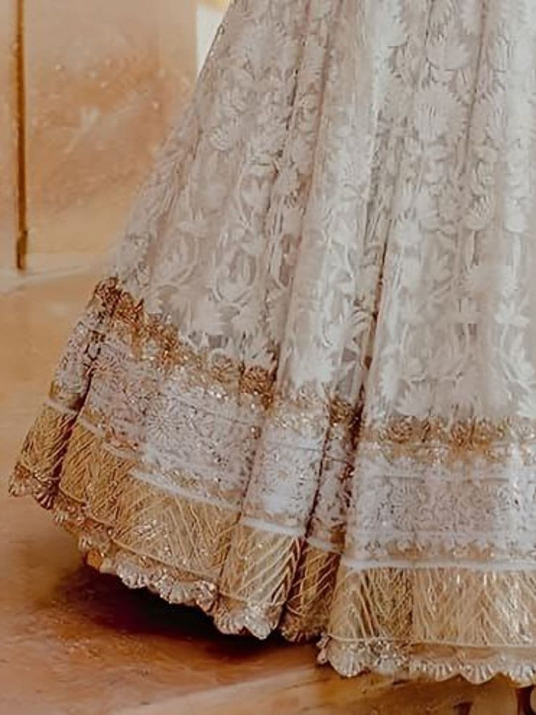 ETHNIC PLUS White Embroidered Sequinned Net Semi-Stitched Georgette Lehenga & Blouse With Dupatta thumbnail 2