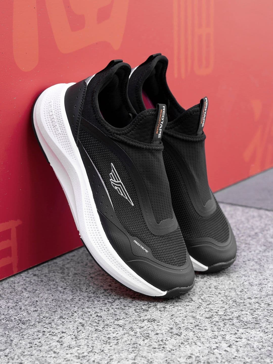 Red Tape Women Mesh Training or Gym Non-Marking Shoes thumbnail 5