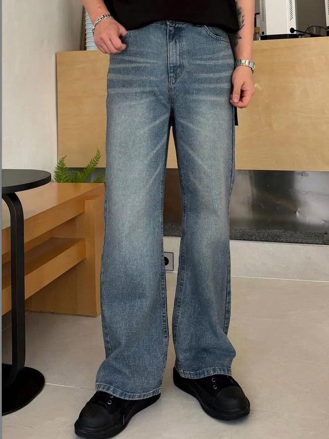 ZYVRA Men Relaxed Fit Low-Rise Light Fade Jeans - view 1